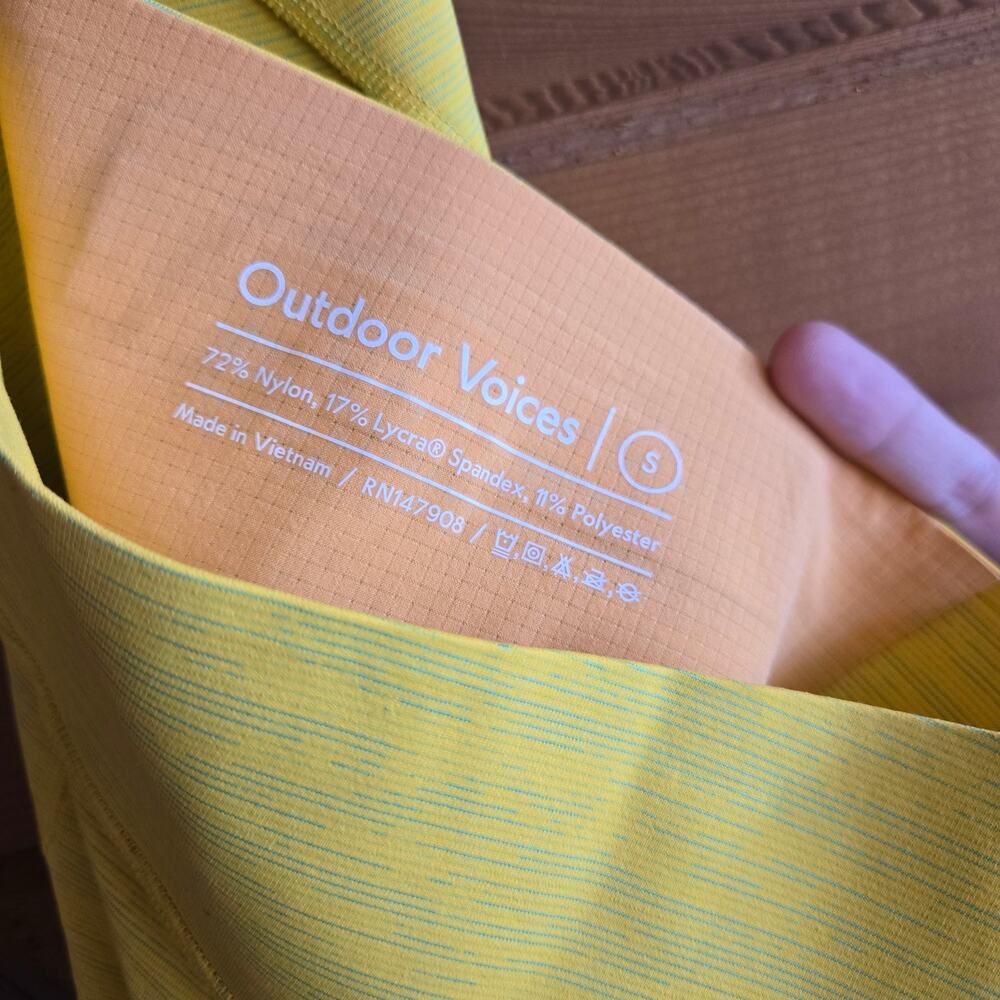 Outdoor Voices Shorts Core Tech Sweat 7" Yellow Small Biker Compression HR Gym - Picture 3 of 6